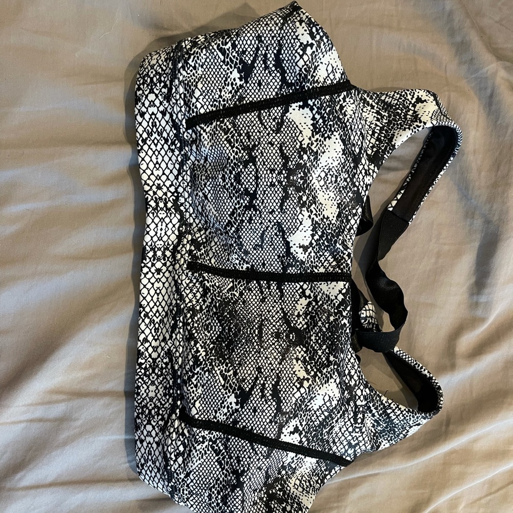 Zyia Strappy Venom bra!